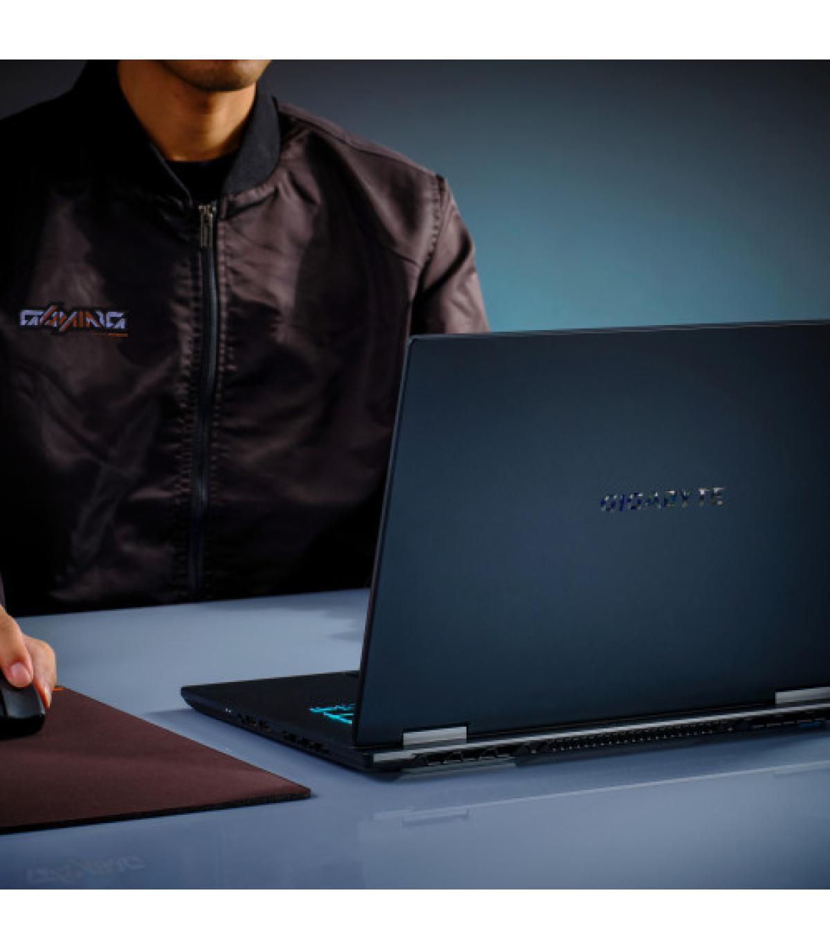 GIGABYTE GAMING A16 CWH Portátil Gaming - 16,0“, 165Hz WQXGA, Intel Core i7-13620H, NVIDIA RTX 5070, 32GB DDR5 5200MHz, 1 x SSD.